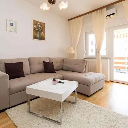 In 39070 Apartment Crikvenica